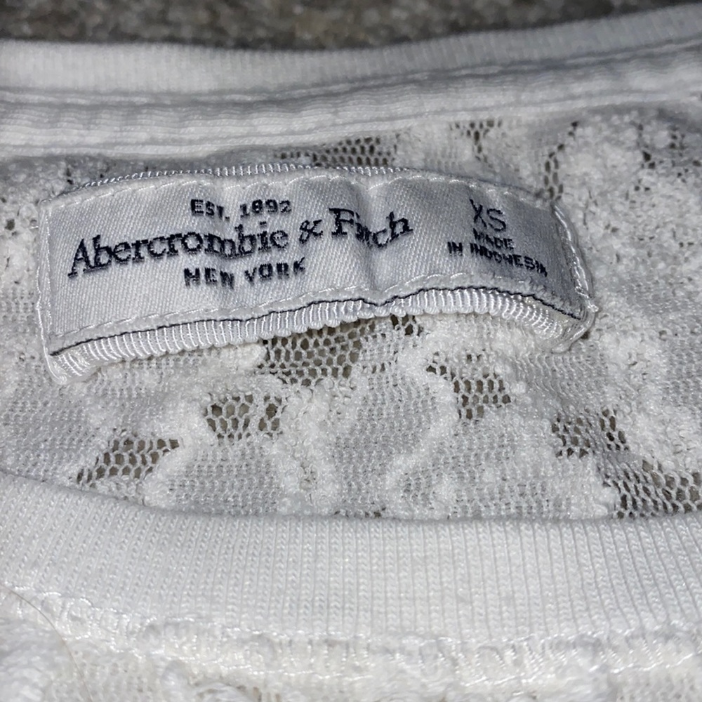 A&F Lace Top - Picture 4 of 5
